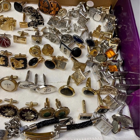 Vintage cufflinks and tie clips - Picture 3 of 11